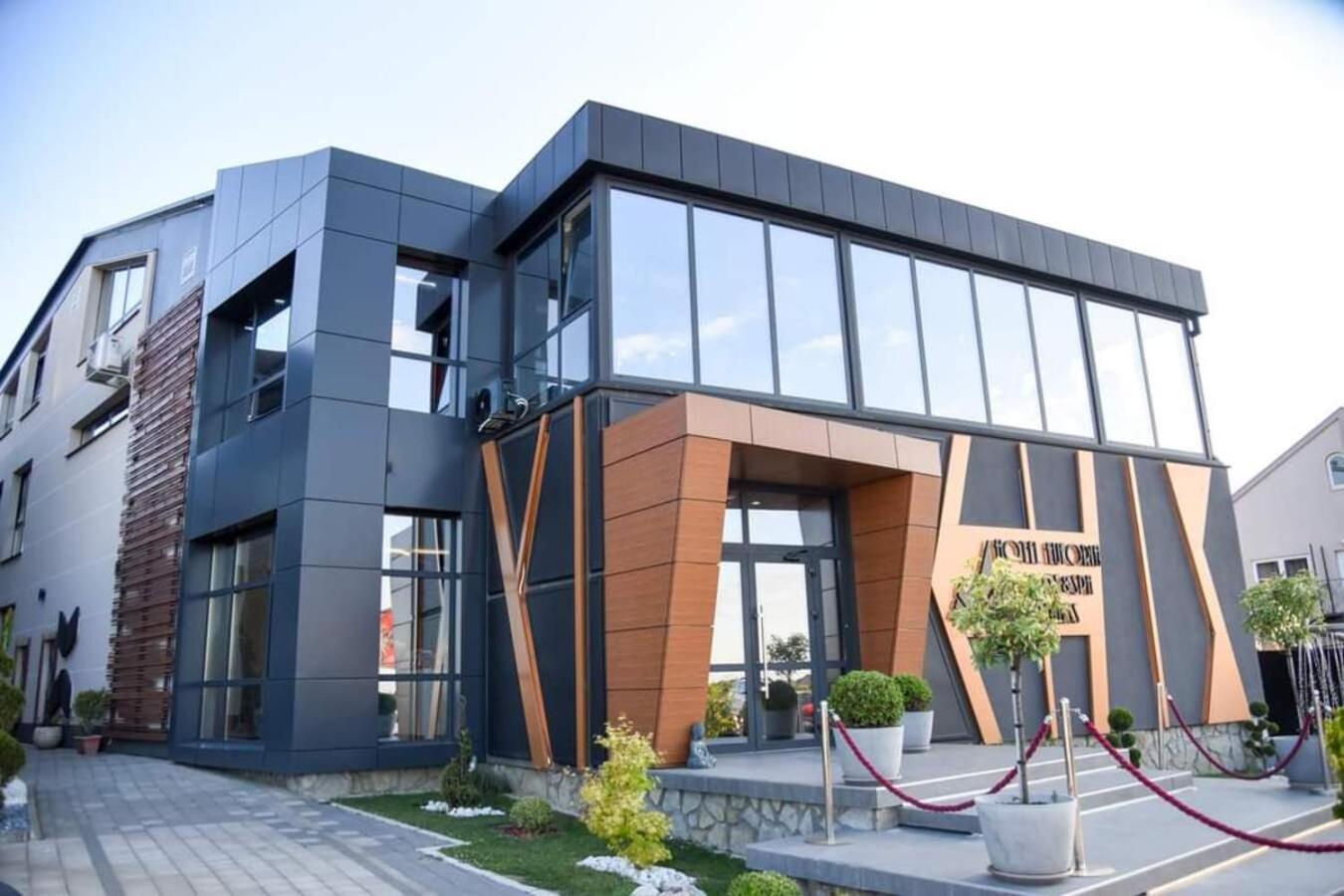 Hotel Euforia Lounge Šabac Exteriör bild