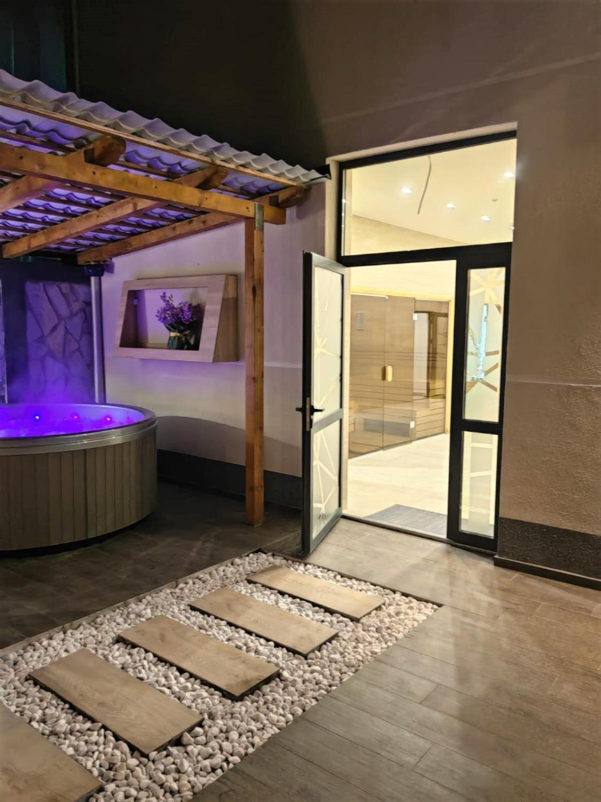 Hotel Euforia Lounge Šabac Exteriör bild